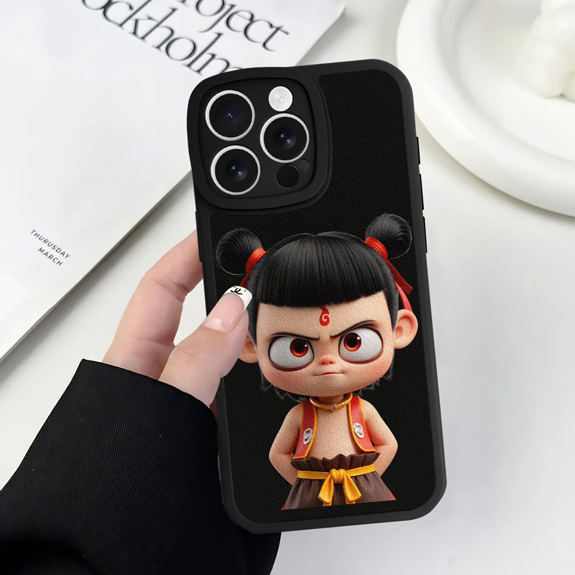 （画像用） Ne Zha 2 ナタ 魔童の大暴れ 【iPhone 16シリーズ対応】シリコンスマホケース（レザー調） 材質：シリコン
